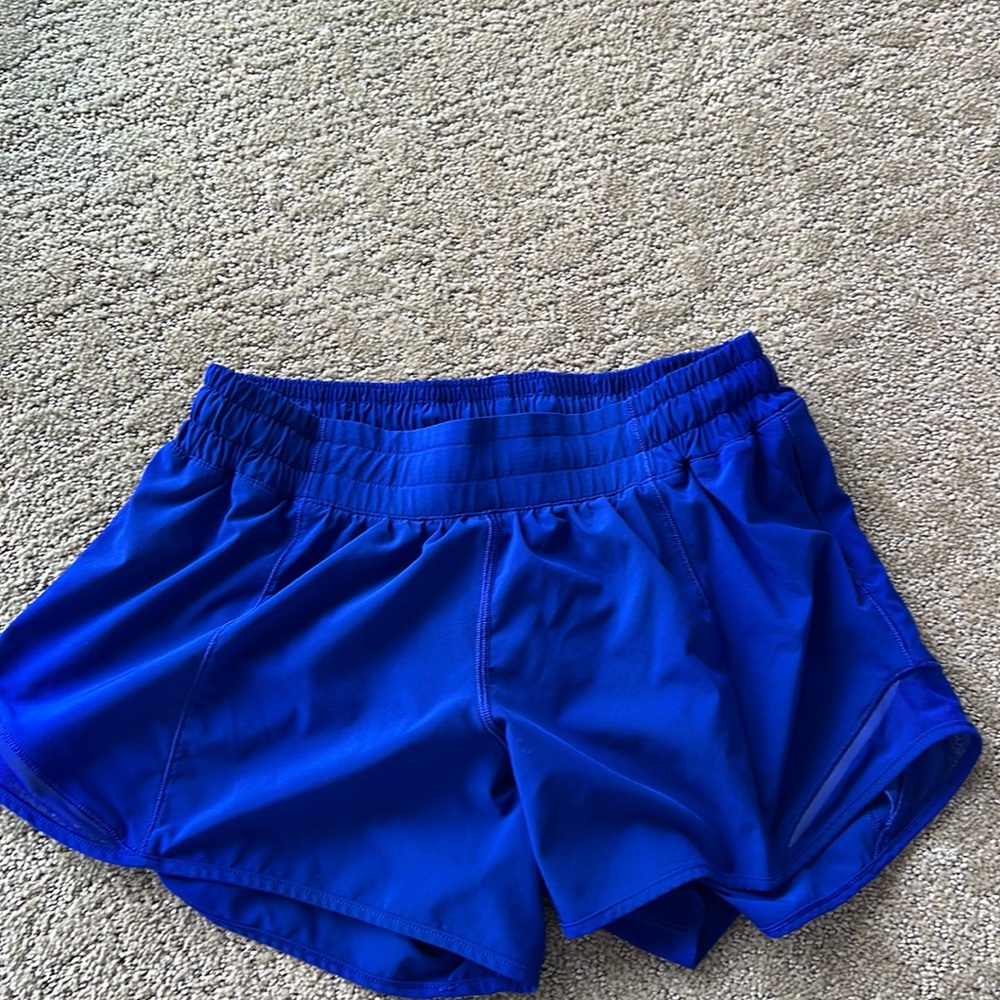 Lululemon hotty hot low-rise lined short 4”
